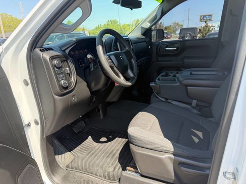 Used 2020 Chevrolet Silverado 1500 Custom Trail Boss w/ Custom Convenience Package AWD/4WD image 10