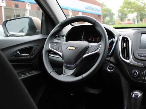 Used 2018 Chevrolet Equinox LT FWD image 39