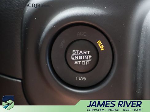 Used 2023 Jeep Wrangler Unlimited Rubicon w/ Cold Weather Group AWD/4WD image 31