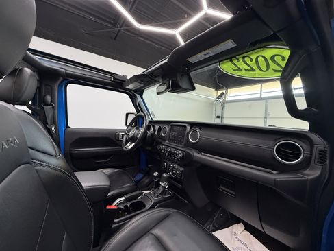 Used 2022 Jeep Wrangler Unlimited Sahara w/ Advanced Safety Group image 25