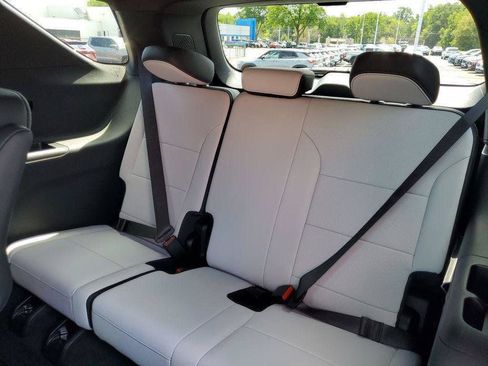 Used 2025 Chevrolet Traverse High Country w/ LPO, Floor Liner Package AWD/4WD image 33