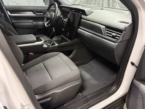 Used 2025 GMC Terrain Elevation AWD/4WD image 11