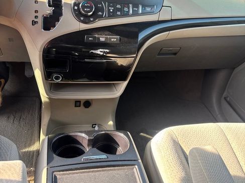 Used 2014 Toyota Sienna LE FWD image 14