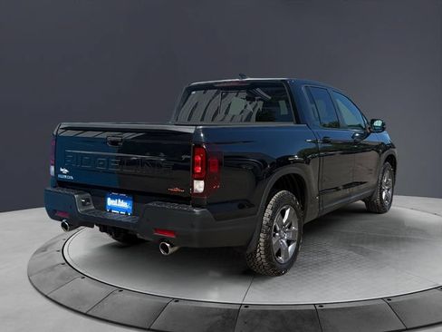 Used 2025 Honda Ridgeline TrailSport image 5