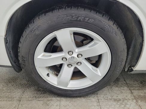 Used 2013 Dodge Challenger SXT w/ Sound Group image 31