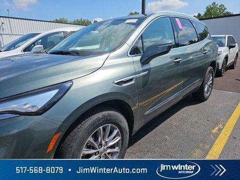 Used 2023 Buick Enclave Essence AWD/4WD image 3