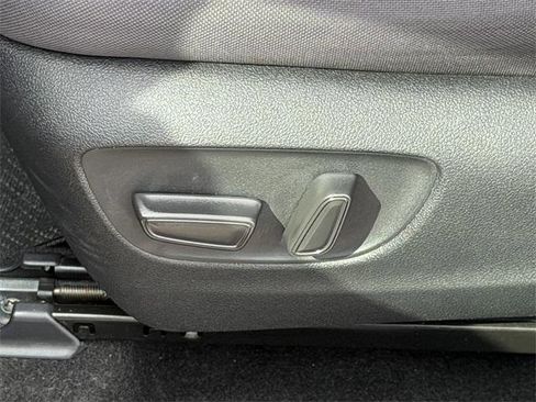 Certified 2024 Toyota Highlander LE image 19