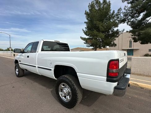 Used 1999 Dodge Ram 2500 Truck 4x4 Quad Cab image 2