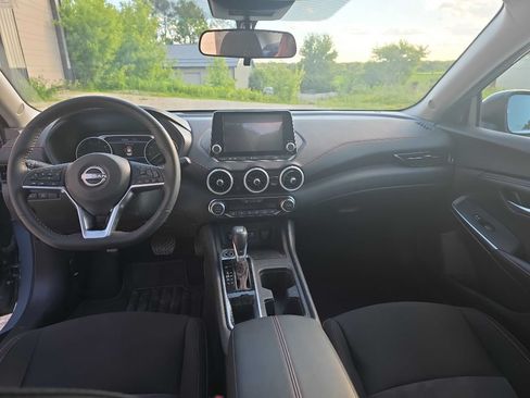 Used 2025 Nissan Sentra SR FWD image 13