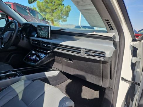 Used 2022 Lincoln Corsair Reserve w/ Equipment Group 201A AWD/4WD image 22