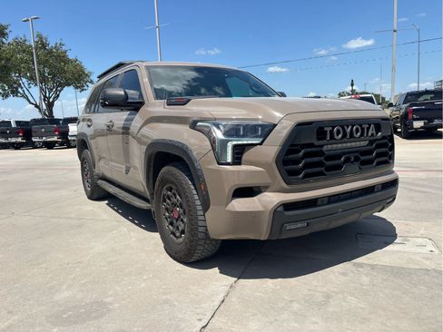 Used 2025 Toyota Sequoia TRD Pro AWD/4WD image 3