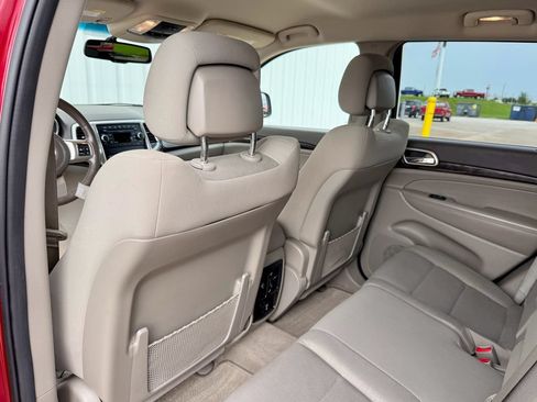 Used 2011 Jeep Grand Cherokee Laredo w/ Security & Convenience Group AWD/4WD image 13