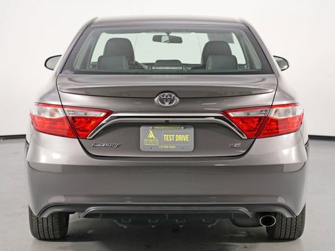 Used 2017 Toyota Camry SE image 42