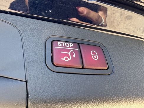 Used 2020 Mercedes-Benz GLC 300 image 28