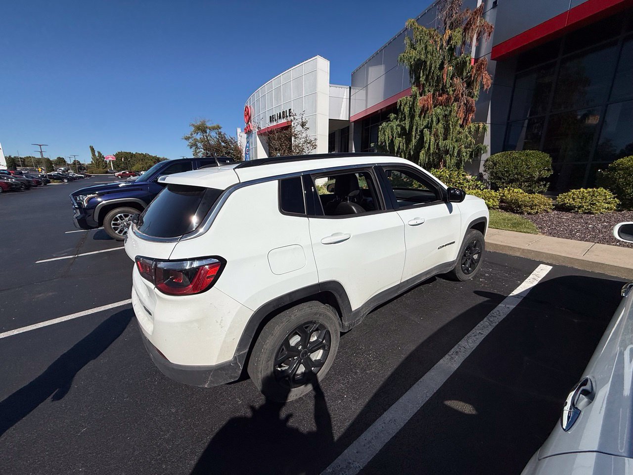 Used 2025 Jeep Compass Latitude AWD/4WD image 10
