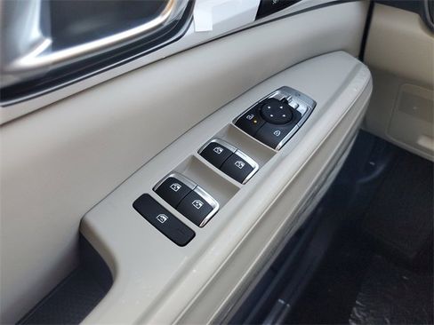 New 2026 Kia Carnival SX image 31