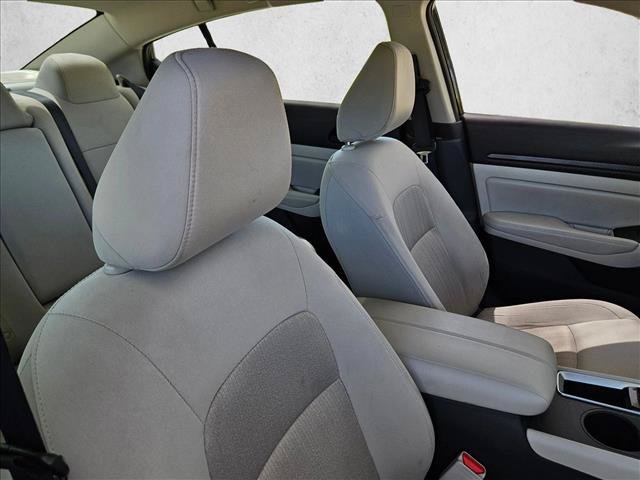 Used 2025 Nissan Altima 2.5 SV FWD image 16