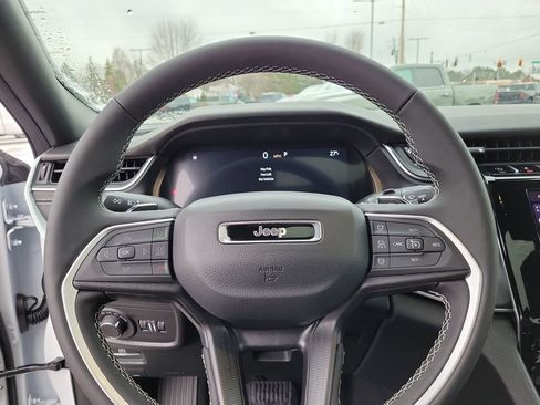 New 2025 Jeep Grand Cherokee L Laredo image 26