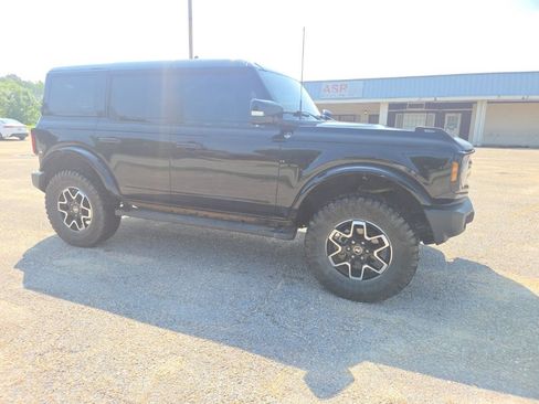 Used 2024 Ford Bronco Outer Banks AWD/4WD image 9