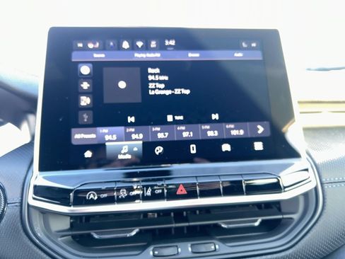 New 2026 Jeep Compass Latitude image 30