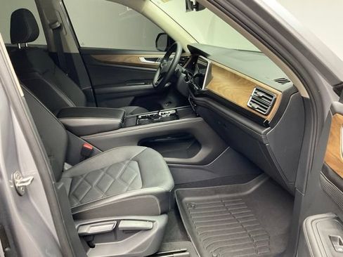 Used 2025 Volkswagen Atlas SE FWD image 26