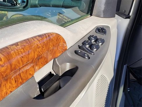 Used 2003 Ford F350 Lariat image 12