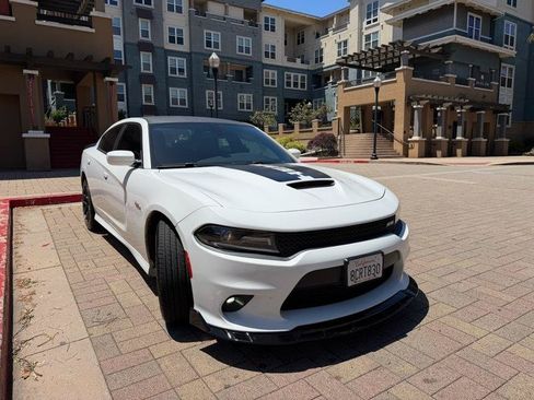 Used 2018 Dodge Charger R/T RWD image 10