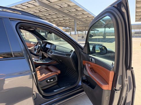 Used 2020 BMW X7 M50i w/ Dynamic Handling Package AWD/4WD image 26