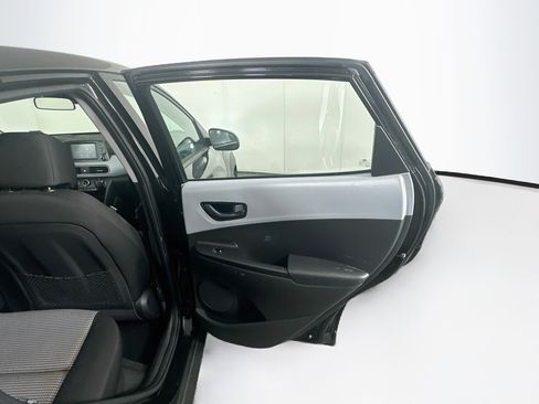 Used 2021 Hyundai Kona SE FWD image 27