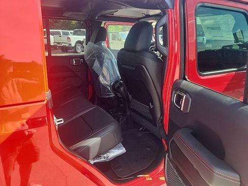 New 2025 Jeep Gladiator Rubicon w/ Safety Group image 15