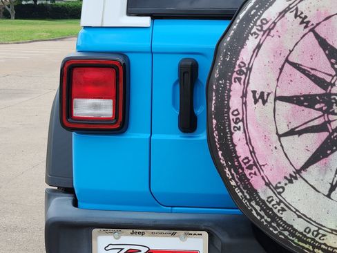 Used 2021 Jeep Wrangler Unlimited Sport image 11