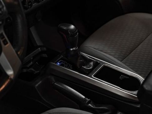 Used 2020 Toyota Tacoma SR5 RWD image 23