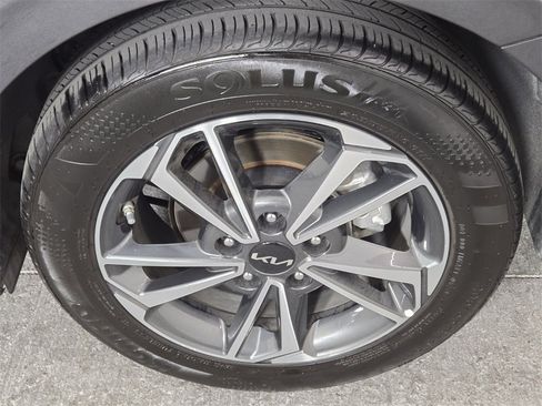 Used 2024 Kia Forte LXS image 13