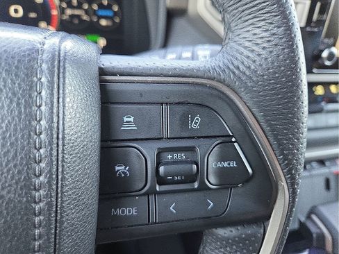 Used 2025 Toyota Sequoia SR5 AWD/4WD image 19