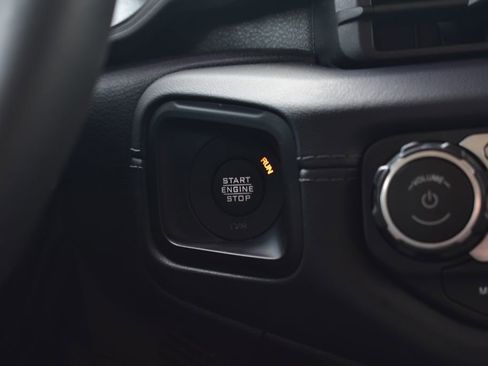 Used 2024 Jeep Wrangler Unlimited Sahara AWD/4WD image 43