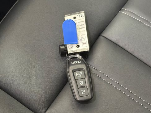 Used 2025 Audi Q5 Premium w/ Convenience Package AWD/4WD image 25