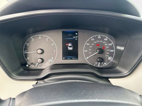 Used 2025 Toyota Corolla LE image 27