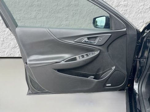 Used 2018 Chevrolet Malibu LT w/ Leather Package FWD image 22