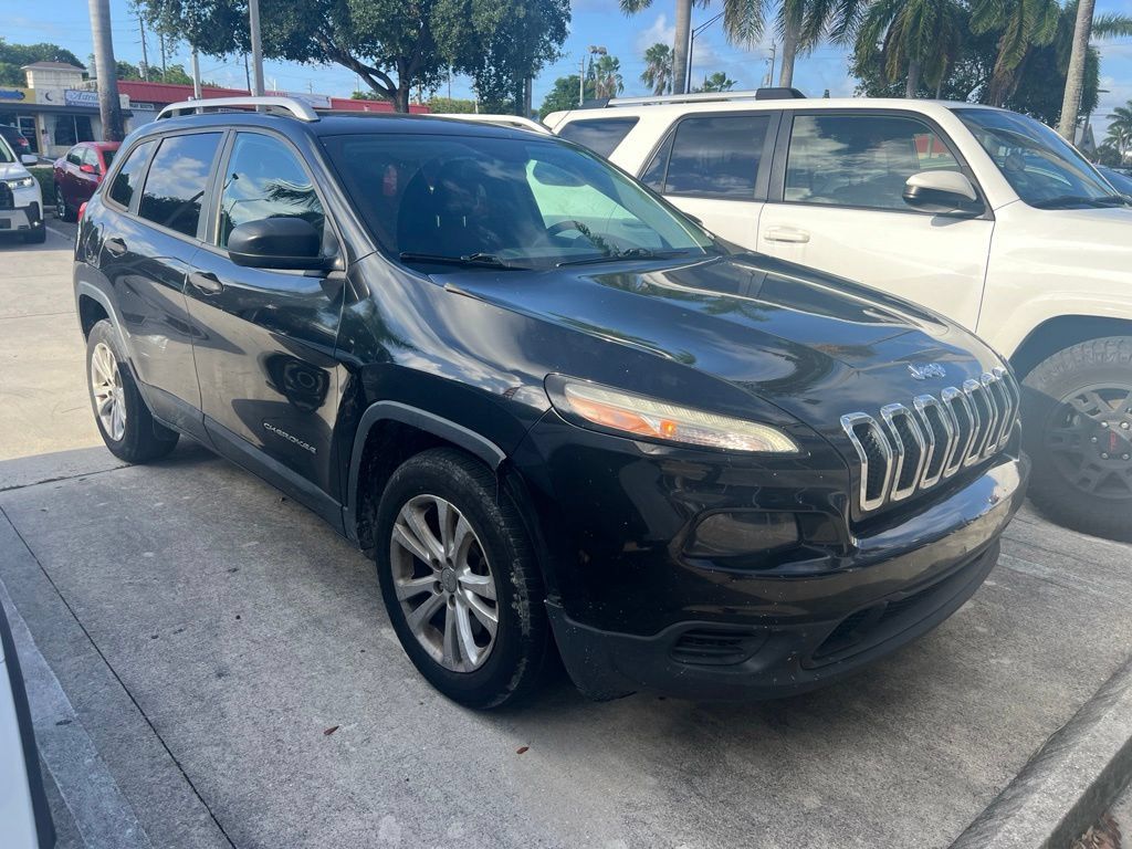 Used 2015 Jeep Cherokee Sport FWD image 4