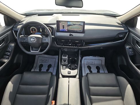Used 2025 Nissan Rogue SL w/ Tech Package FWD image 10