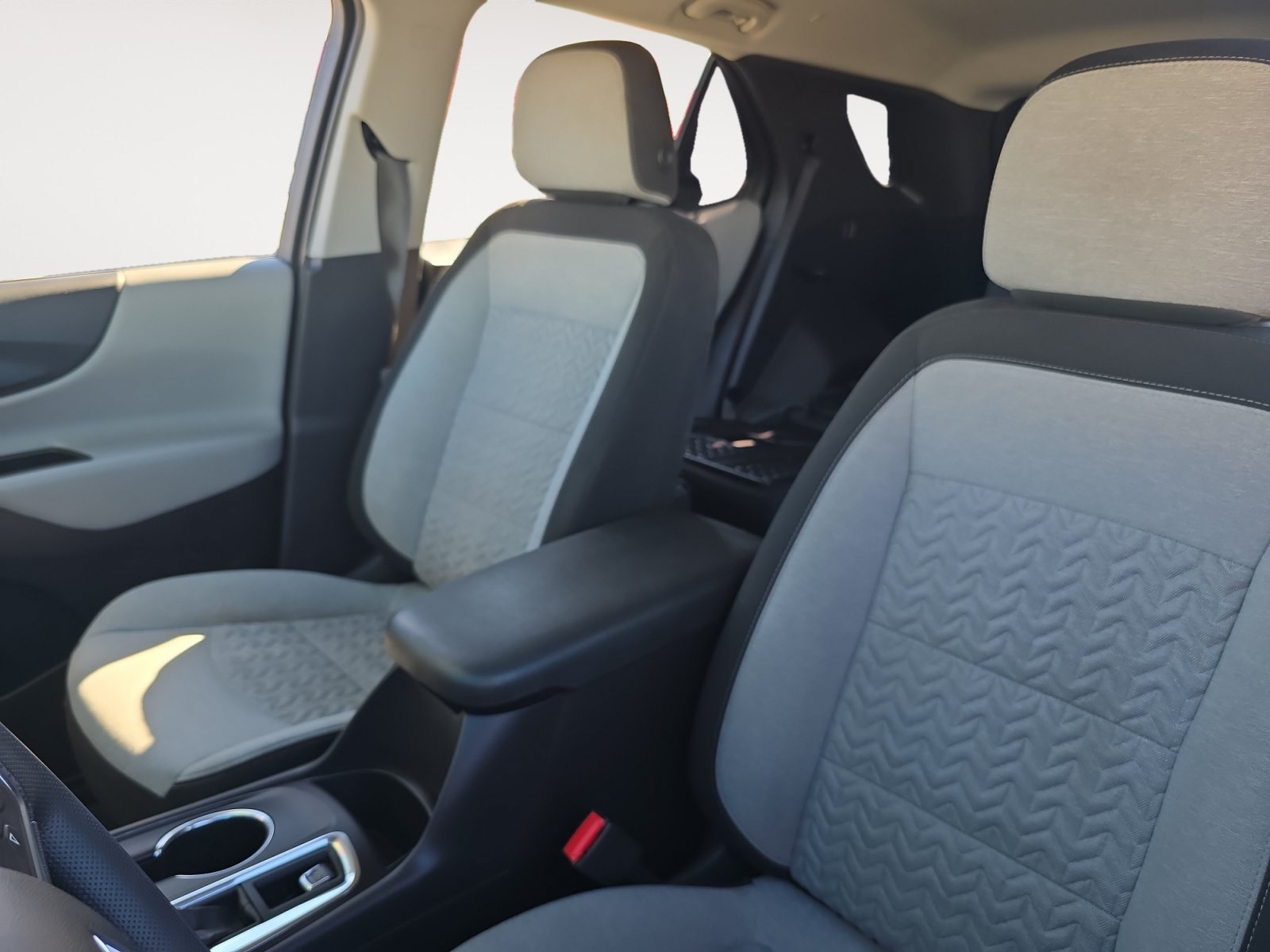 Used 2024 Chevrolet Equinox LS w/ LS Convenience Package FWD image 9