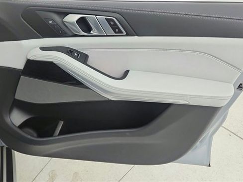 Used 2026 BMW X7 xDrive40i image 47