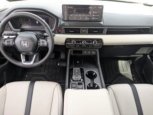 New 2026 Honda Pilot Touring image 15
