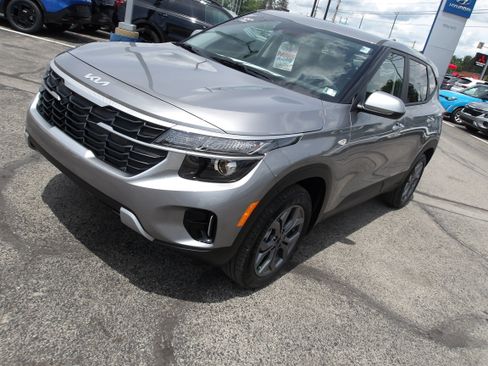 Used 2026 Kia Seltos LX AWD/4WD image 3