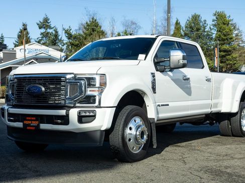 Used 2022 Ford F450 Platinum w/ FX4 Off-Road Package image 8