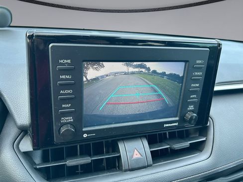 Used 2022 Toyota RAV4 LE FWD image 22
