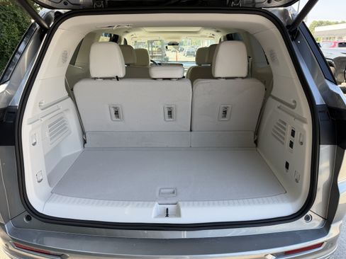 New 2026 Buick Enclave Avenir w/ Super Cruise Package FWD image 4