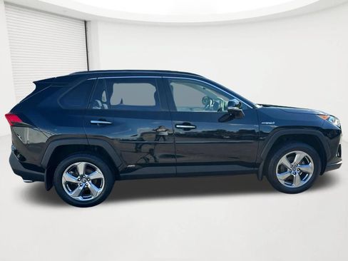 Used 2019 Toyota RAV4 Limited AWD/4WD image 4