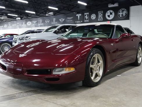 Used 2003 Chevrolet Corvette Convertible w/ Preferred Equipment Group1 RWD image 1