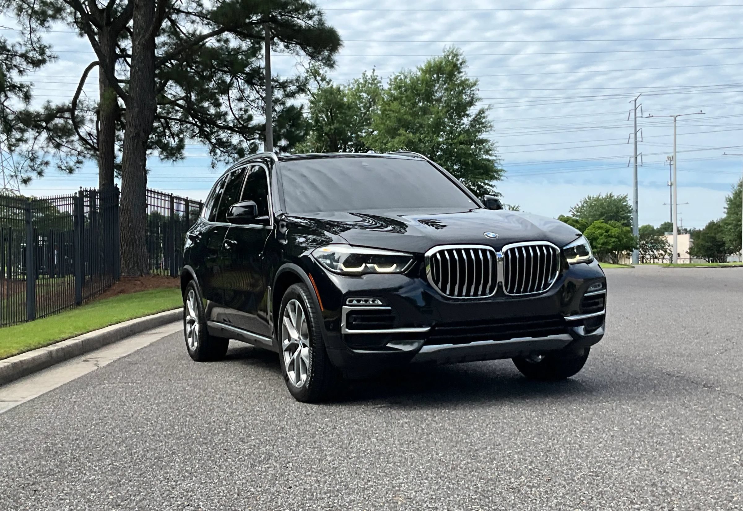 Used 2019 BMW X5 xDrive40i w/ Convenience Package AWD/4WD image 3